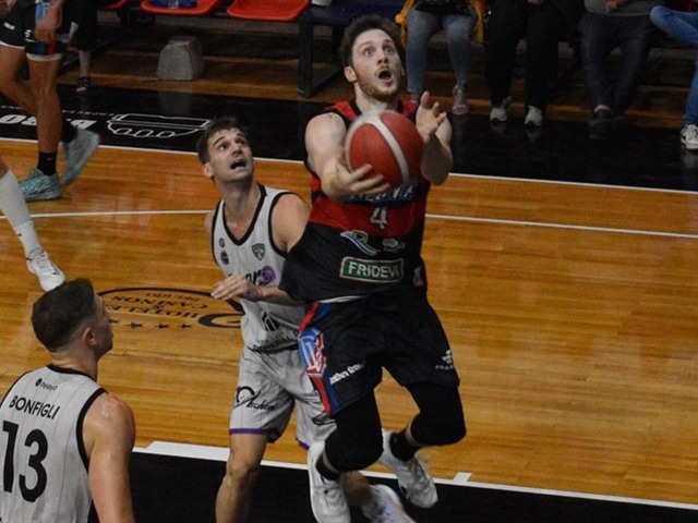 Mariano Marina pega el salto a la Liga Nacional